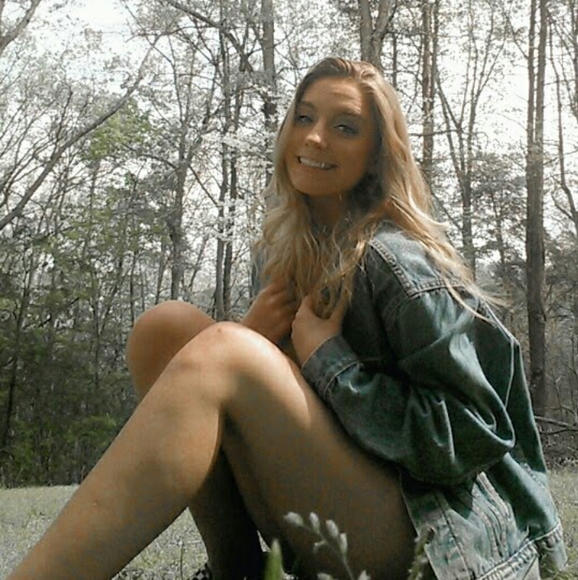 Meet your Posher, Kaylen - Picture 4 of 5